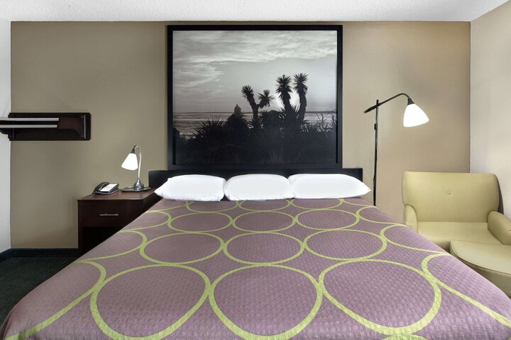 Room 18 of 31