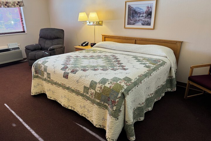 Chicaugon Lake Inn