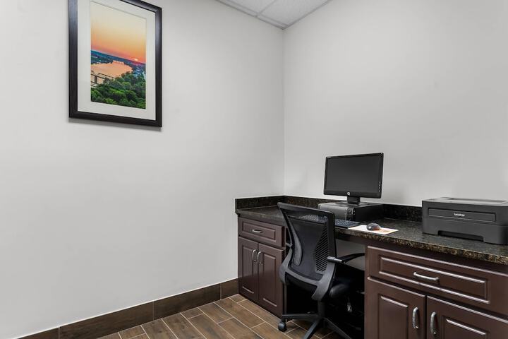 Comfort Inn & Suites Augusta West Near Fort Gordon