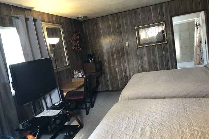 Rustic Inn Motel