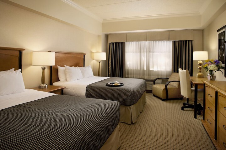 Hollywood Casino & Hotel