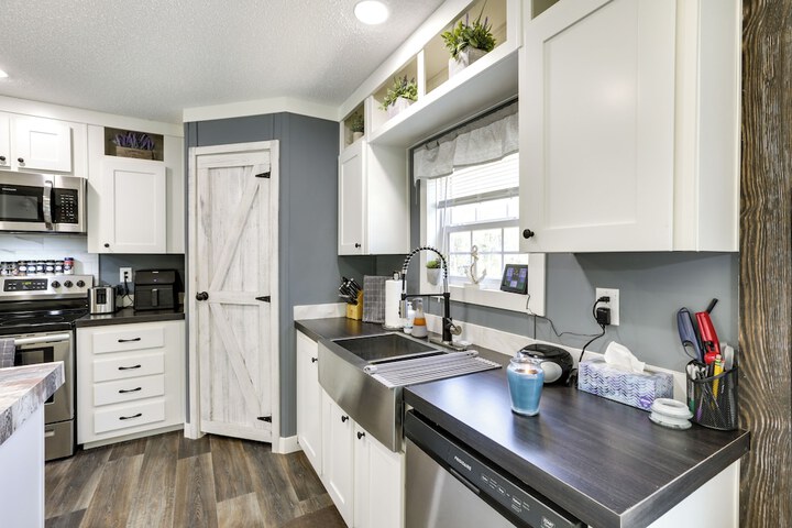 Charming Perry Home 2 Mi to the Gulf!