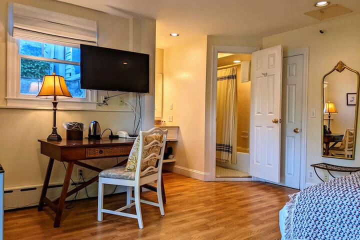 Room 195 of 239