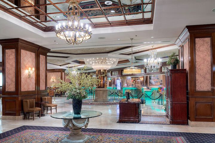 Silver Legacy Reno- a Caesars Rewards Destination