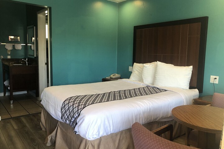 Room 29 of 33