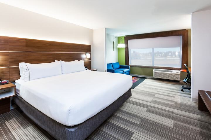 Room 15 of 41