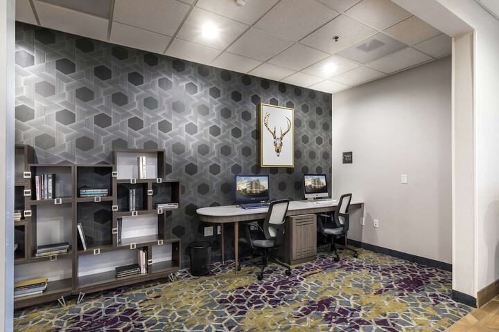 Business Center 23 of 23