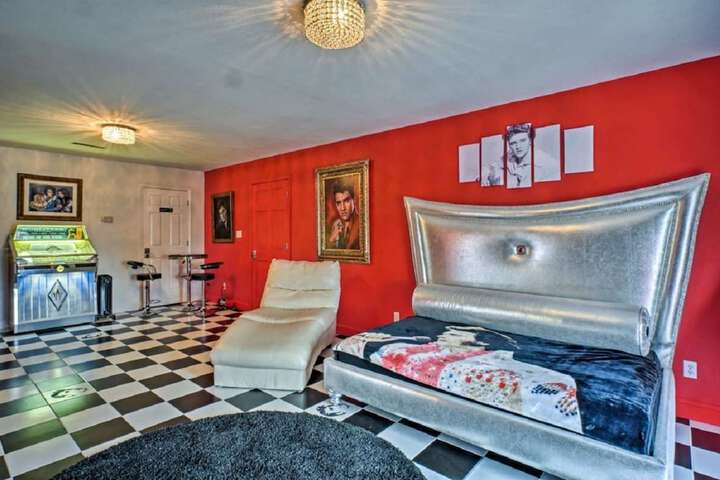 Room 41 of 61