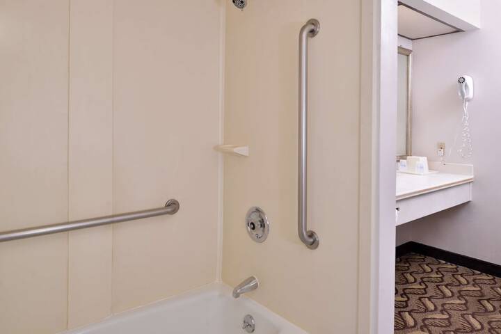 Room 21 of 30