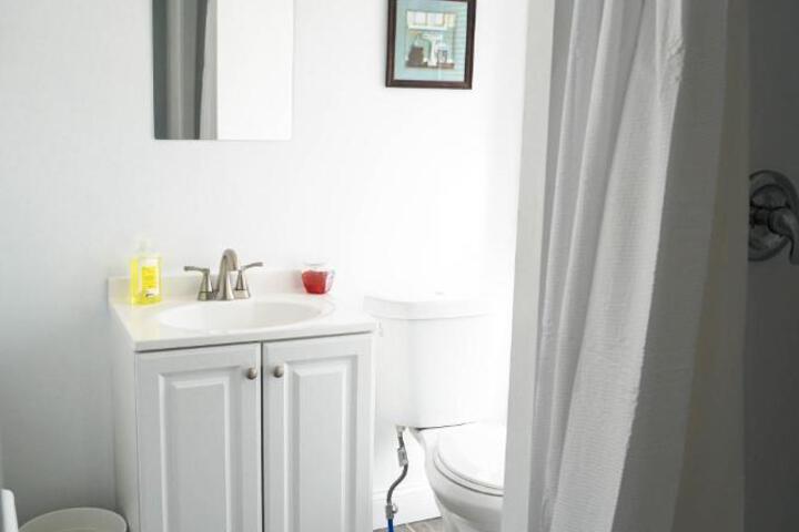 Lincoln Manor - Newly Renovated 1mile from PHL Airport and Sports Stadiums