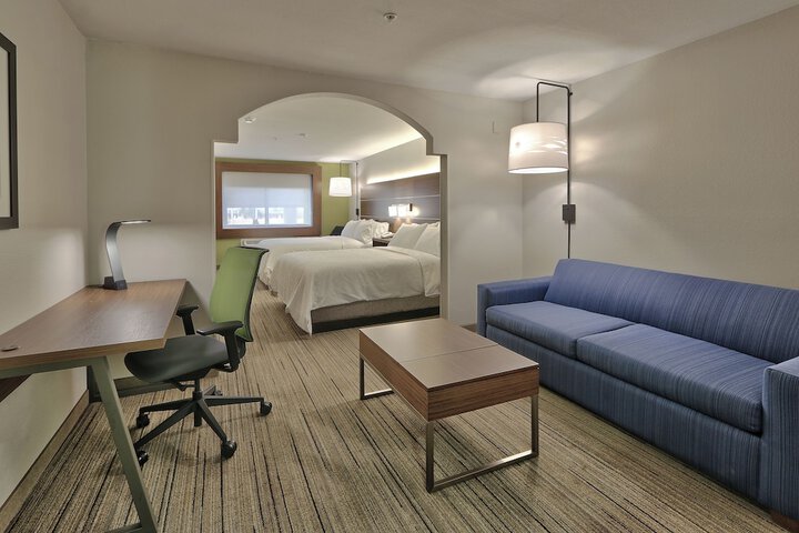 Holiday Express & Suites Portales by IHG
