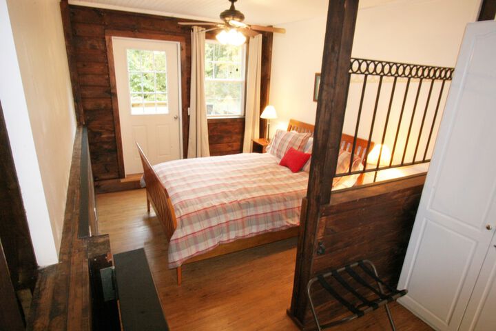 Room 33 of 120