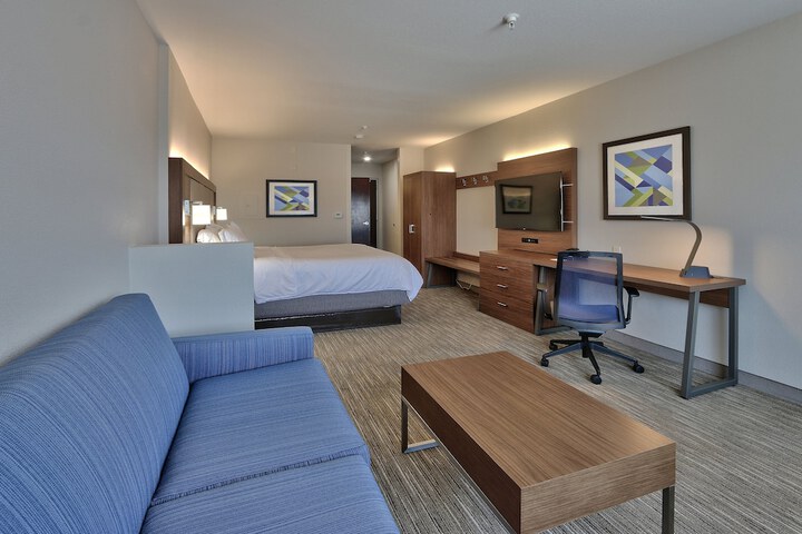 Room 47 of 90