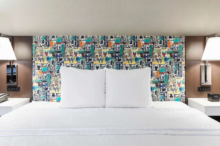 Hampton Inn & Suites Pittsburgh-Downtown