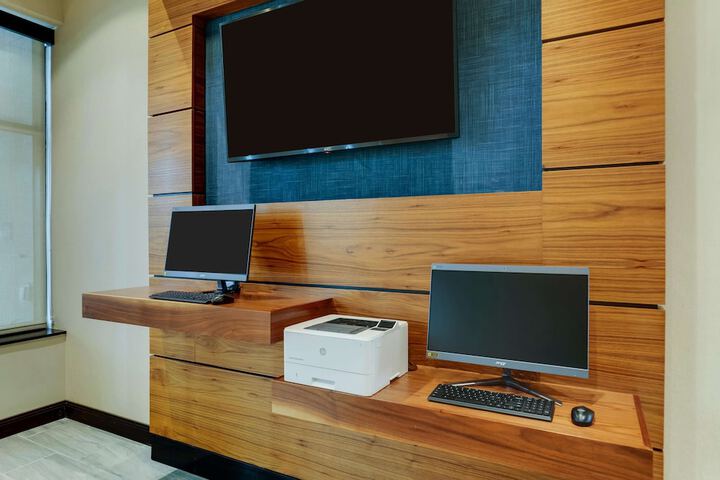 Business Center 88 of 89
