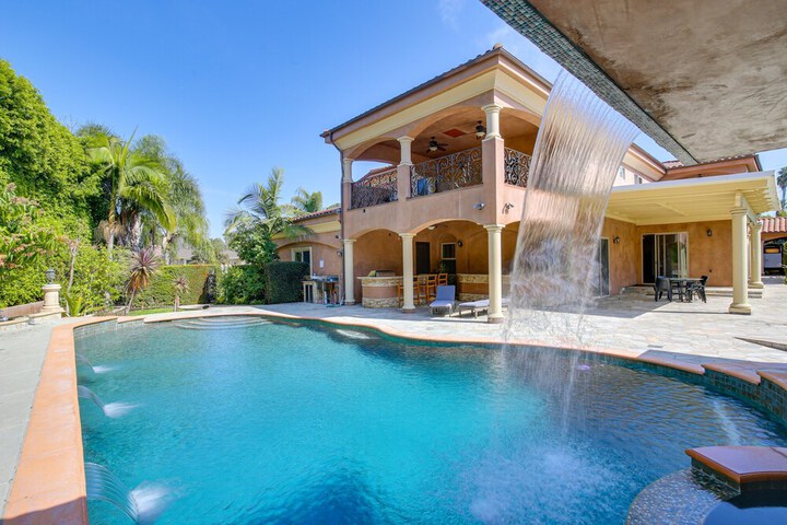 Spacious Fullerton Villa w / Private Pool & Hot Tub
