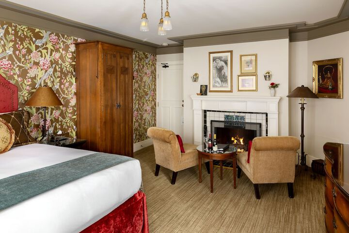 Room 12 of 42