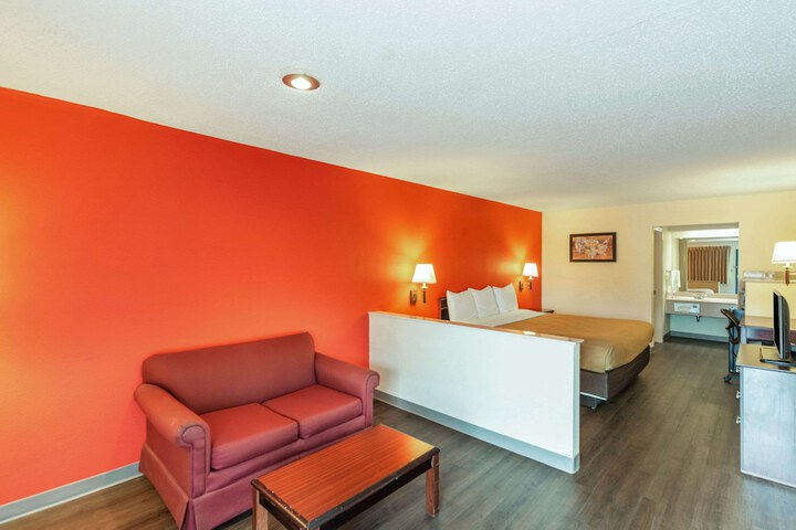 Room 16 of 21