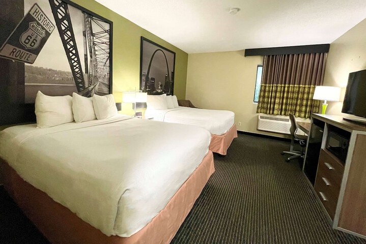Room 14 of 25