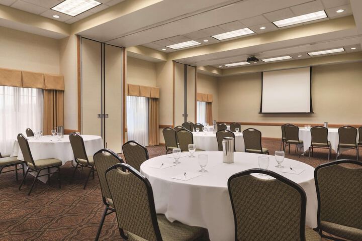 Country Inn & Suites by Radisson Mankato Hotel and Conference Center, MN