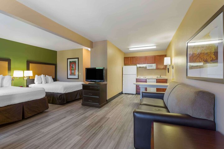 Room 14 of 34