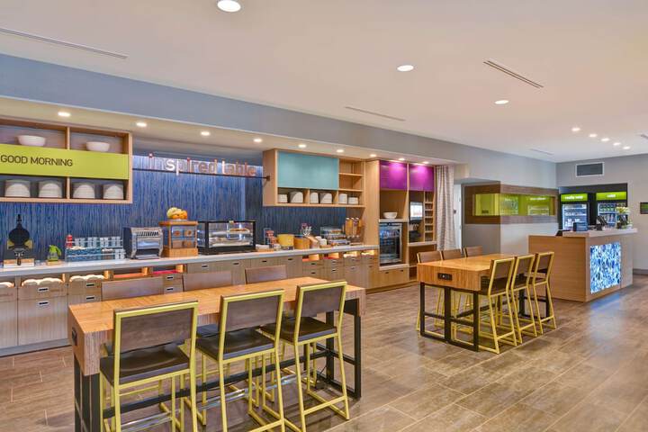 Home2 Suites Naples I-75 Pine Ridge Road FL