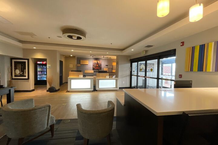 Comfort Inn & Suites Miami - Route 66