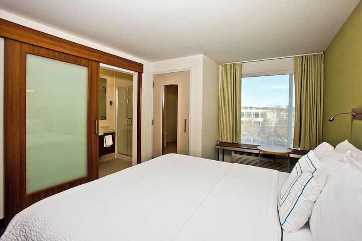 Room 18 of 23