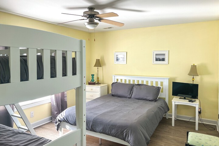 Oak Island Vacation Rental 1 Block to Beach!