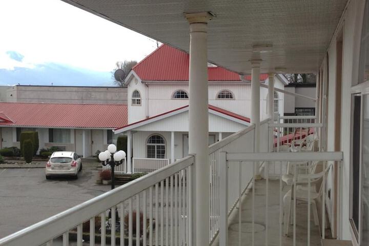 Rainbow Motor Inn