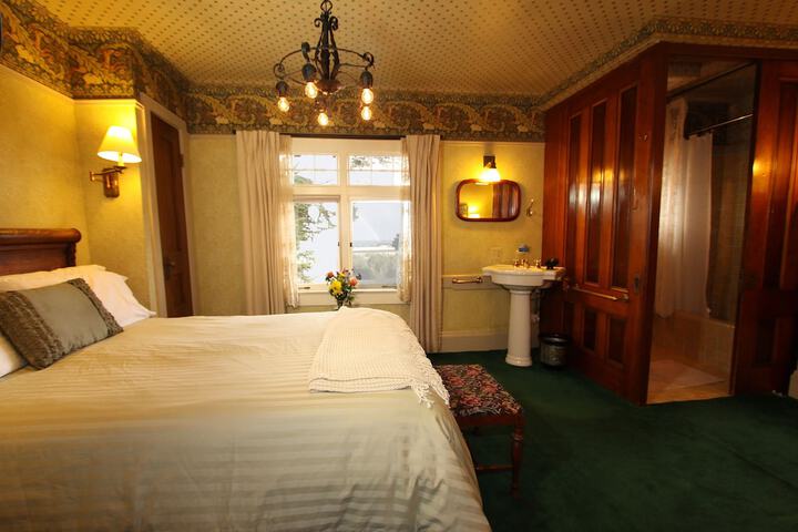 Room 34 of 57