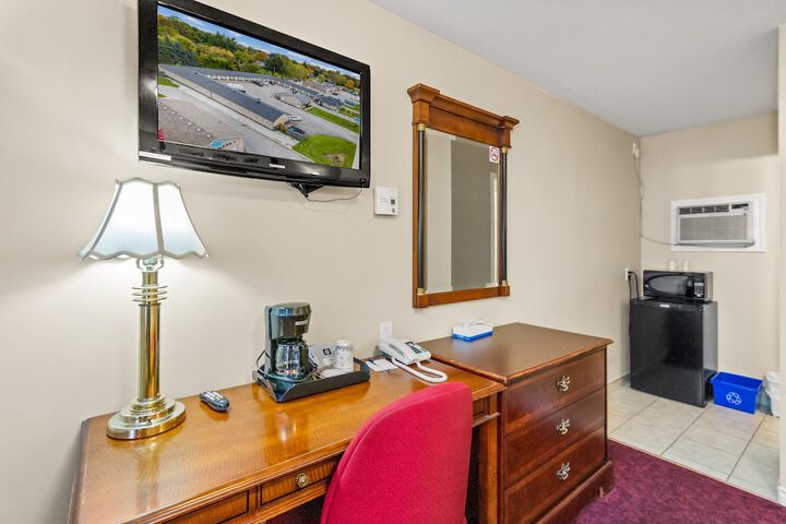 Room 27 of 38