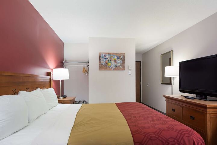 Room 8 of 38