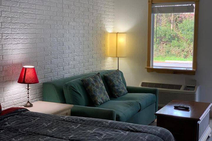 Room 15 of 48