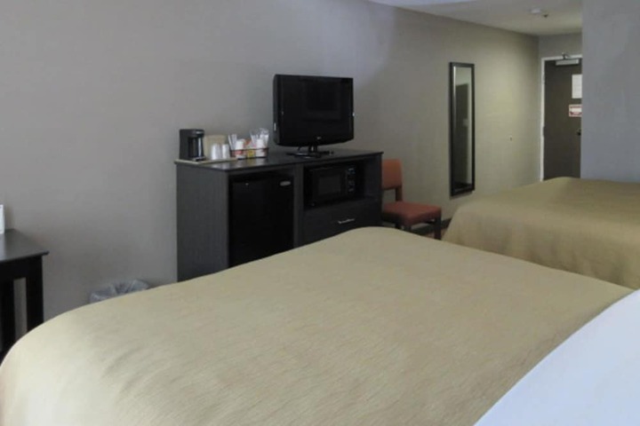 Room 16 of 37
