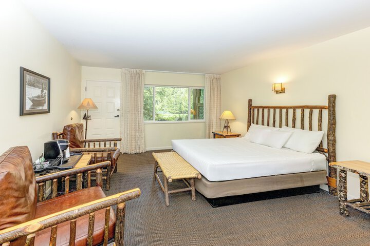 Lake Crescent Lodge