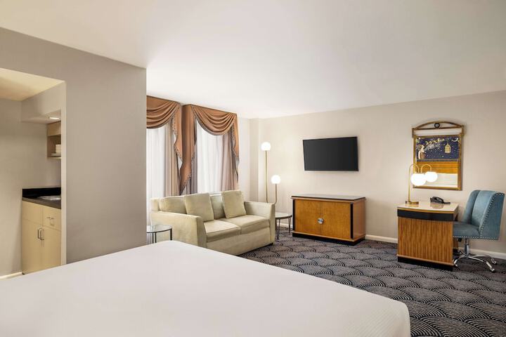 Room 20 of 34