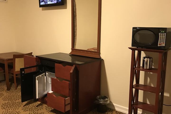 Room 16 of 28
