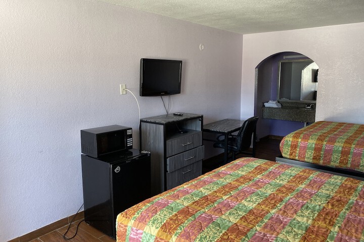 Room 5 of 10