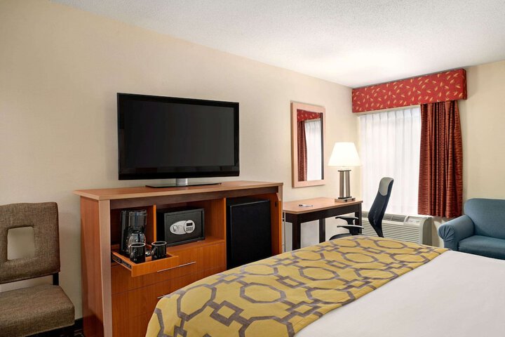 Room 27 of 36