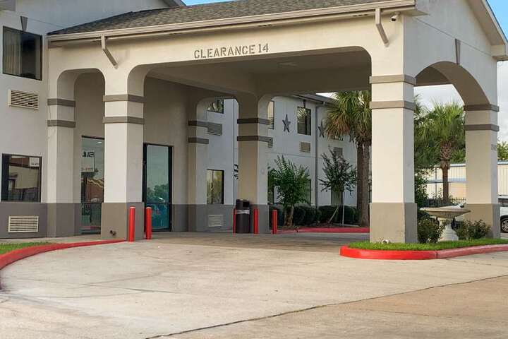 Hotel 5 of 32