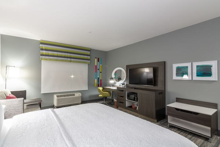 Room 25 of 77