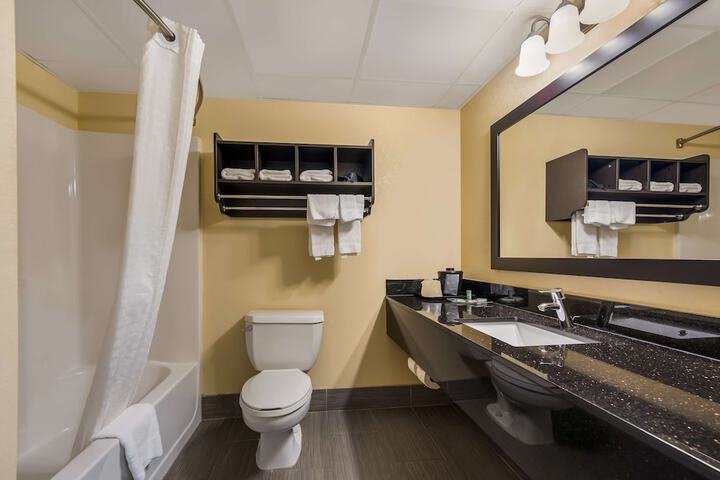Room 16 of 35
