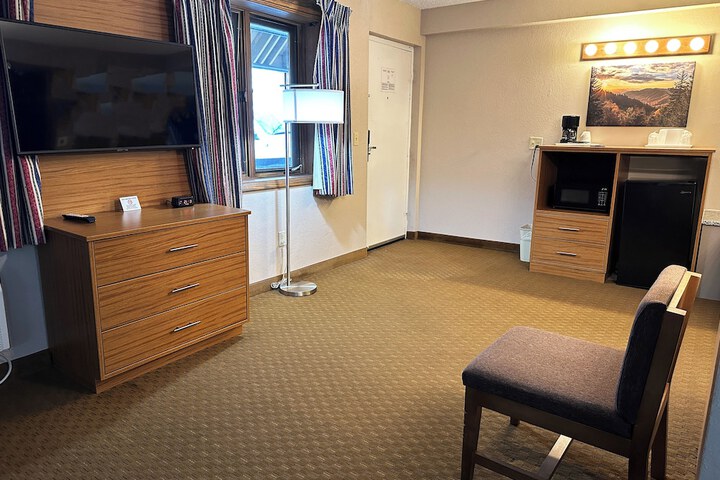 Room 50 of 100