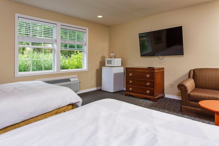 Beach Harbor Resort
