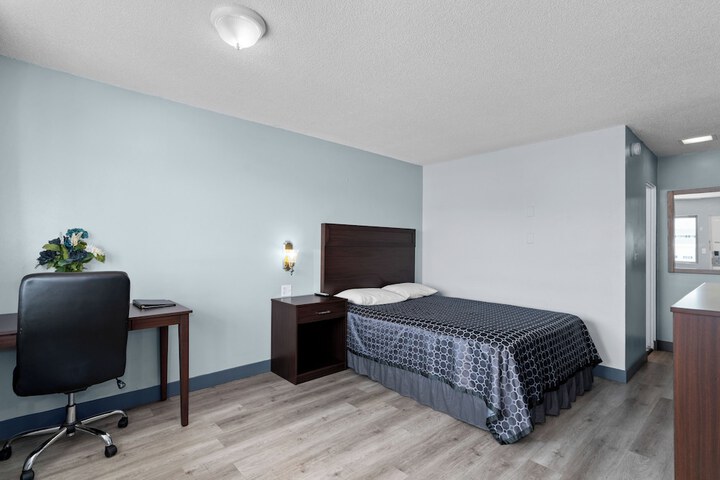 Room 21 of 38
