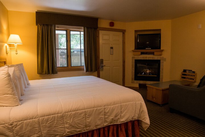 Room 145 of 242
