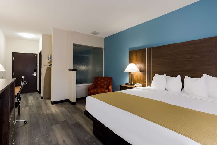 Room 26 of 39