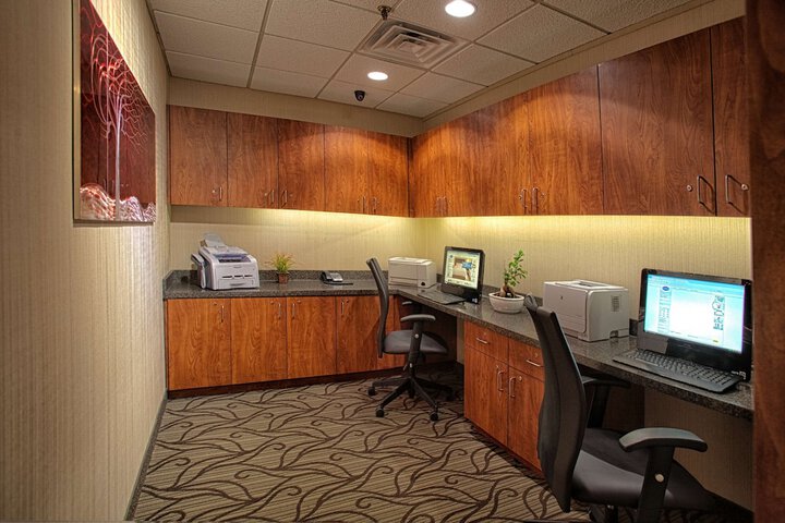 Business Center 55 of 57