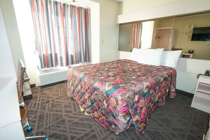 Room 19 of 42